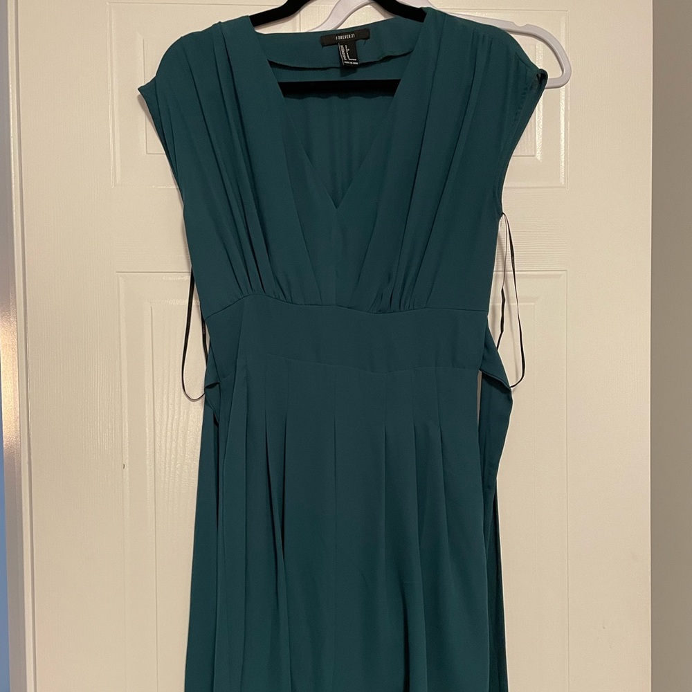 Forever 21 green dress with belt
